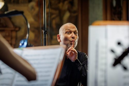 Mezinárodní hudební festivalJ. C. F. FischeraPocta mecenášům tří stoletíÚčinkují: Jiří Houdek – trubkaVojtěch Spurný – dirigent, cembaloKomorní orchestr Karlovarských symfoniků